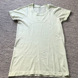 Women’s Lululemon Swiftly Tech